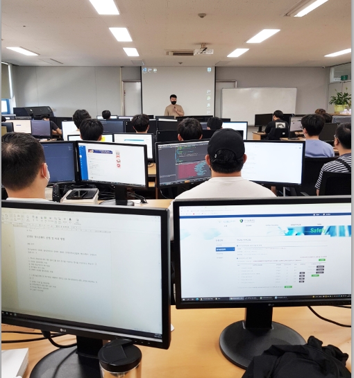 지난 15일, 스마트소프트웨어과 재학생 대상으로 멘토링 특강 실시