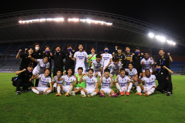 충남아산FC 경기 모습