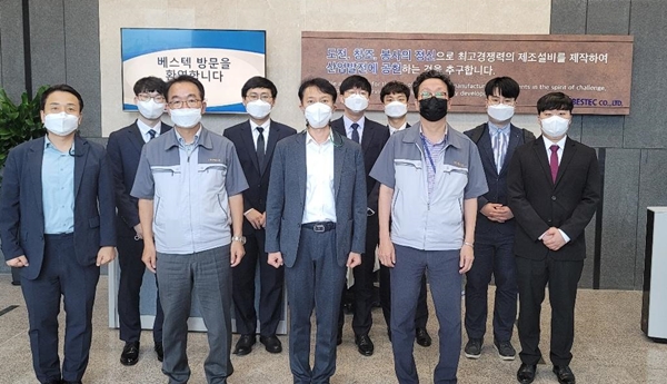 한국폴리텍IV대학 대전캠퍼스 전기전자제어과 하이테크과정 재학생들이 베스텍에서 채용 면접을 실시했다.