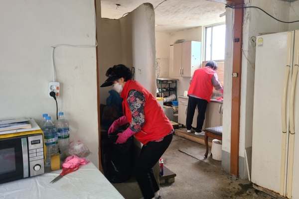 30일 충남 서산시 읍내동도시재생주민협의체 찾아가는 주거공간개선 서비스 모습