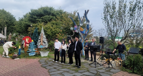 지난 4일 유원대학교 미디어 콘텐츠학과에서 지역 문화예술 활성화 프로젝트 ‘아산 愛 반하다’ 진행 모습