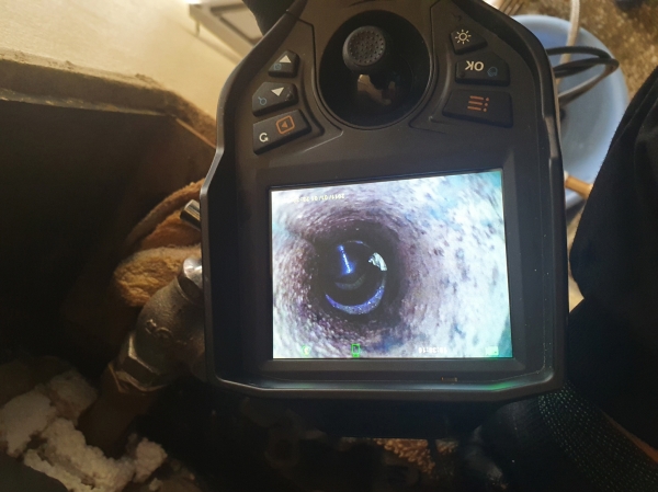 노후된 공동주택 2천여 세대 옥내배관 세척 모습