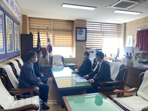 김요찬 충남도립대학교 총장이 우수인재 영입을 위해 부여여고를 방문했다.