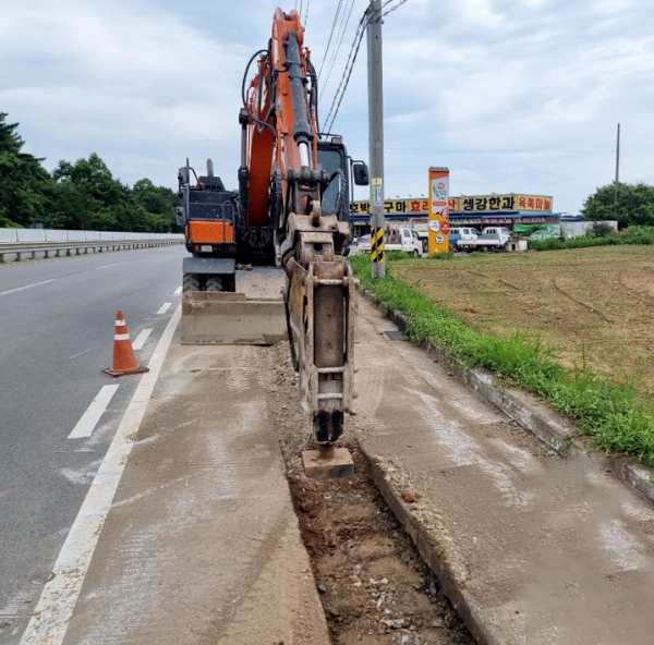 올해 남면에서 진행된 상수도 급수 공사 모습.