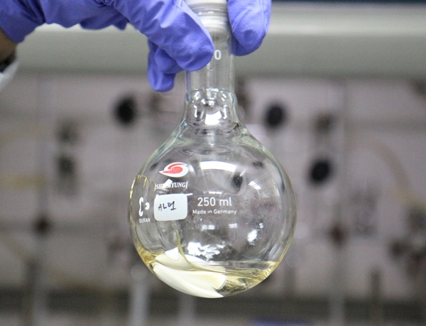 연구팀이 개발한 자연유래 생분해 가소제