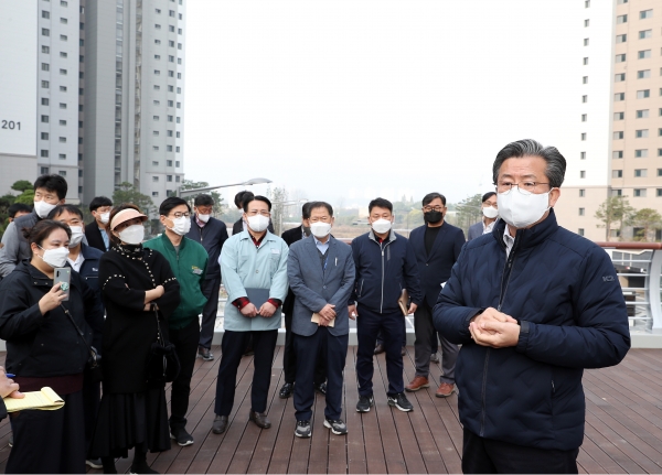 정용래 유성구청장이 지난 27일 상대동 대전 아이파크시티 1,2단지 입주예정 현장을 방문해 합동점검 실시