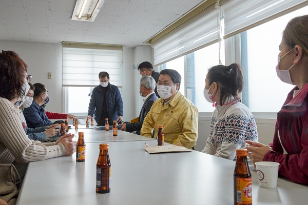 오세현 시장 삼일원앙아파트 방문 장면