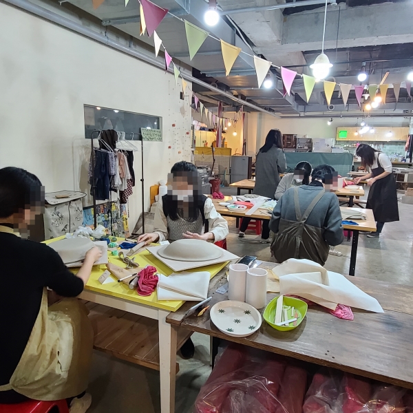 지난 10월 도자기 만들기 활동 모습