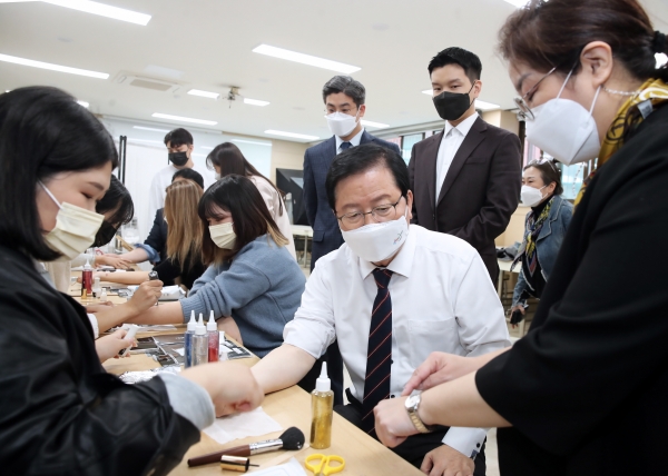 지난 3일 ‘대학생행복나눔봉사단과 함께하는 어울림한마당’ 행사 개최 모습