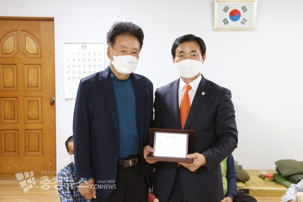 안원기 의원, 오남1통 주민들로부터 감사패 받아