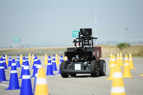 국제 대학생 창작자동차 경진대회 주행 사진