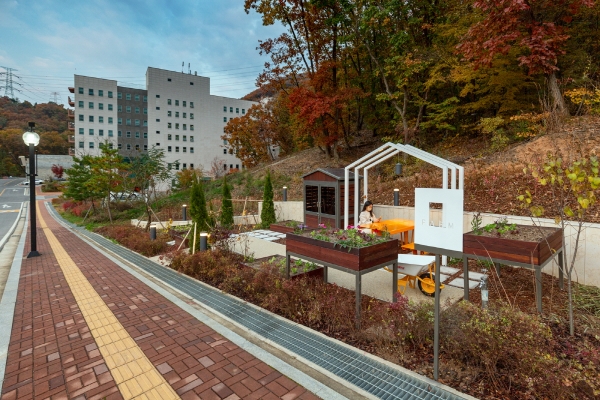 고양캠퍼스, 생활밀착형 숲 실외정원(빛마루 정원) 모습