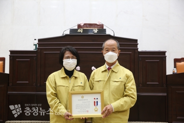 예산군의회 임애민 의원이 ‘지방의정봉사상’을 수상했다.