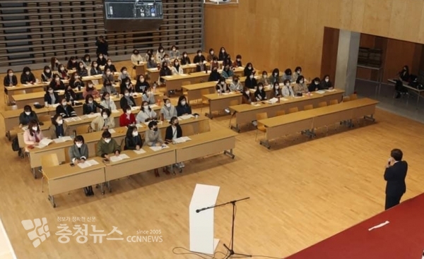 인사하는 최교진 세종시교육감