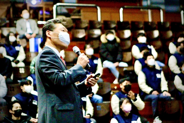 윤명성 세종경찰청장 특강 진행 모습