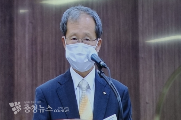 국정감사에서 업무보고 하는 김한영 국가철도공단 이사장