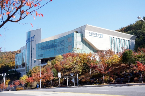 용운국제수영장 전경