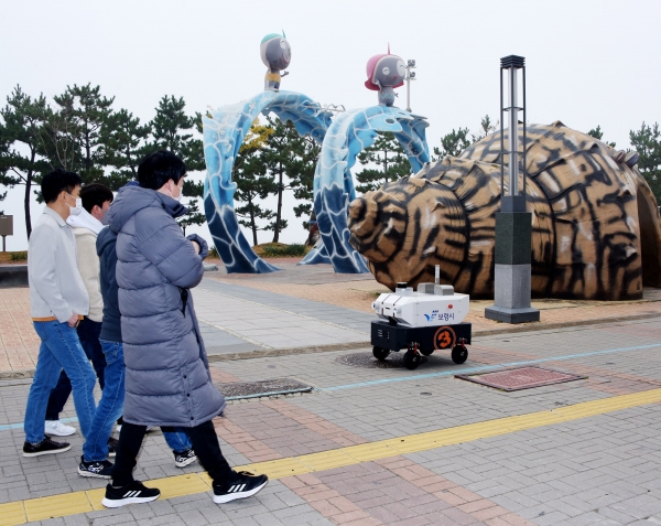 방역 로봇 사진