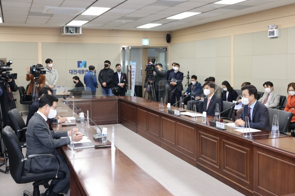 29일 대전세종연구원에서는 '충청권 광역생활경제권 전략 수립연구용역' 최종 보고회가 열렸다.