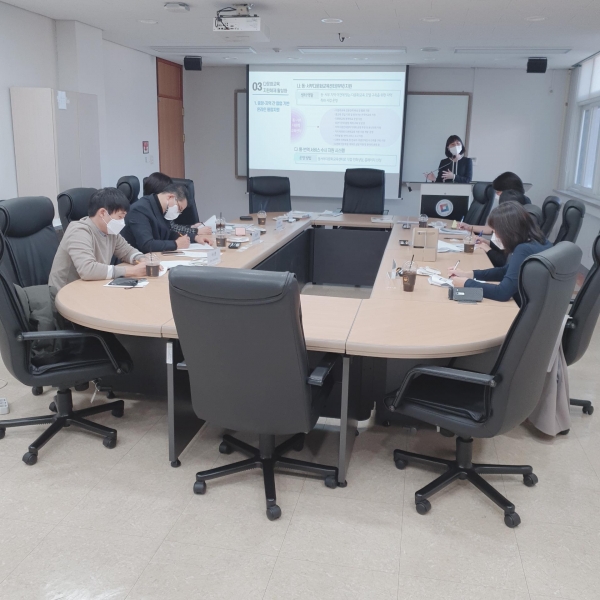 지난 27일 교내에서 ‘지역사회 기반 다문화 공동체 한국어교육을 위한 산-학-연 네트워크 구축 워크숍’을 개최했다.(대전광역시 교육청 전윤하 장학사의 발표 모습)