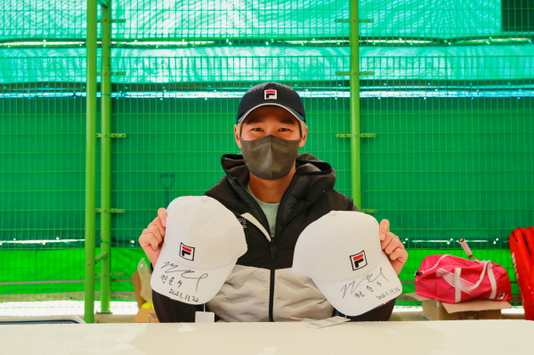 권순우 선수(싸인모자) 사진