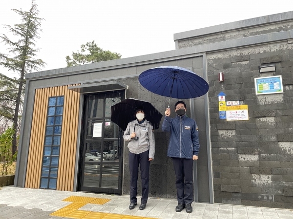 관내 공원 내 공중화장실 65개소에 안심 스크린 및 비상벨 설치를 완료했다.