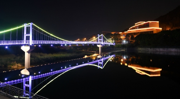 대전중구 뿌리공원 야경