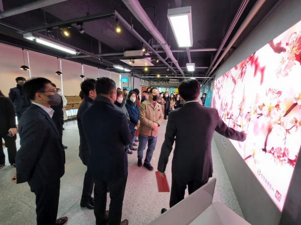 ‘꿈의 도시 천안’ 미디어아트 시연