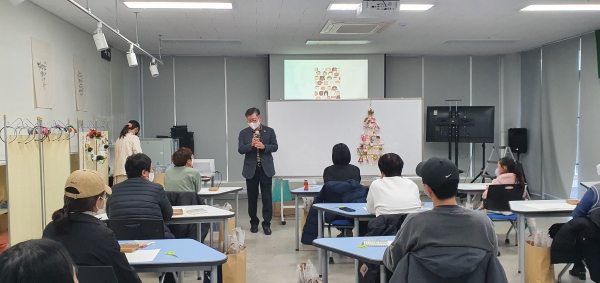 성탄 트리 제작 현장 사진