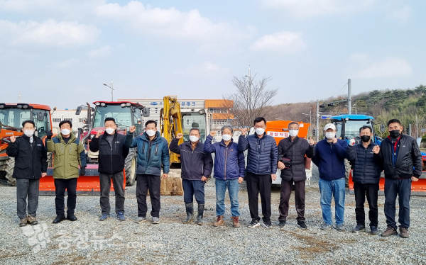 지난 20일 성연면 다목적행사장에서 열린 농업경영인회 제설단 발대식 모습
