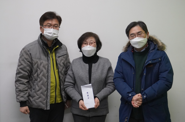 사진설명 : [우부터] 김하용 대전을지대학교병원장, 박정애 루시모자원장, 신문수 노동조합 지부장