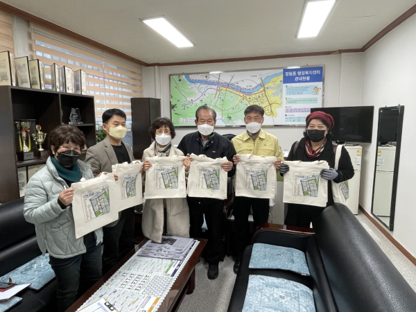 정림동 도시재생 주민공모사업 추진 사진 (수밋들골목형상점가상인회 골목상가 에코백지도)