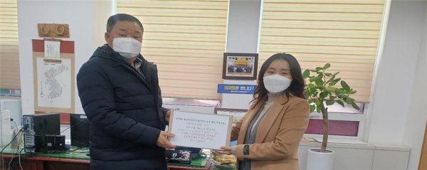 왼쪽부터 구본환 대전시교육위원장, 박소영 대전교사노조 정책실장 / 대전교사노조 제공