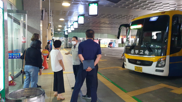 지난해 시외버스터미널 안전점검 모습.