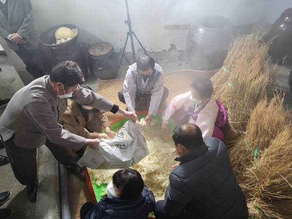 김정구 씨 집에서 지난 17일 진행된 당주 담그기 사진