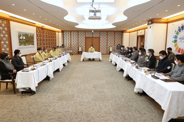 민간전문가 위촉식 및 성과보고회 개최 모습