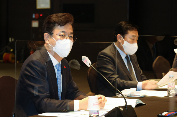 허태정 대전시장은 19일 중소기업중앙회 대전세종충남지역본부 초청 간담회에 참석했다.