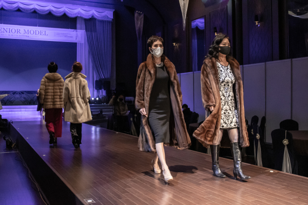 “제3회 시니어 모델 패션쇼” 진행 모습