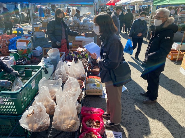 충남도가 설 제수품목 부정유통 단속을 하고 있다./충남도 제공
