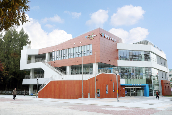 월평도서관 전경 사진