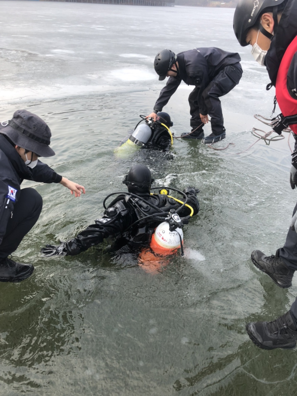 동계 수난구조훈련