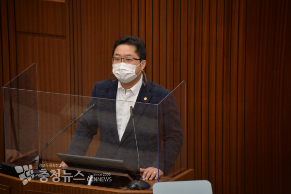 5분 발언하는 박성수 세종시의회 의원