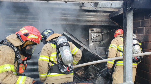 화재현장 인명수색/충남소방본부 제공
