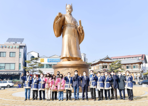 무령왕 동상 회전식 단체사진