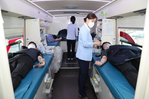 코로나19 극복 생명 나눔 ‘사랑의 헌혈’ 행사 모습