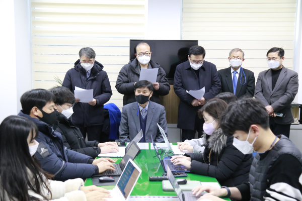 더불어민주당 이재명 대선 후보 직속 균형발전위원회 기자회견 모습.