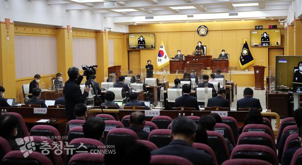 서산시의회는 18일 제2차 본회의를 열고 제271회 임시회 일정을 마무리했다.