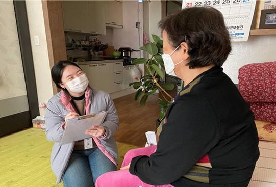 가정 방문 및 간호 돌봄 모습