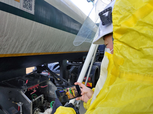 안전작업 동영상 교재의 한 장면