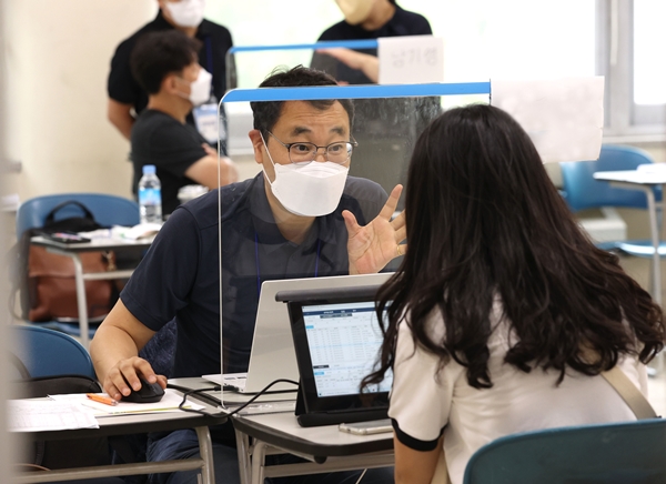 충남대-유성구 입시박람회 모습